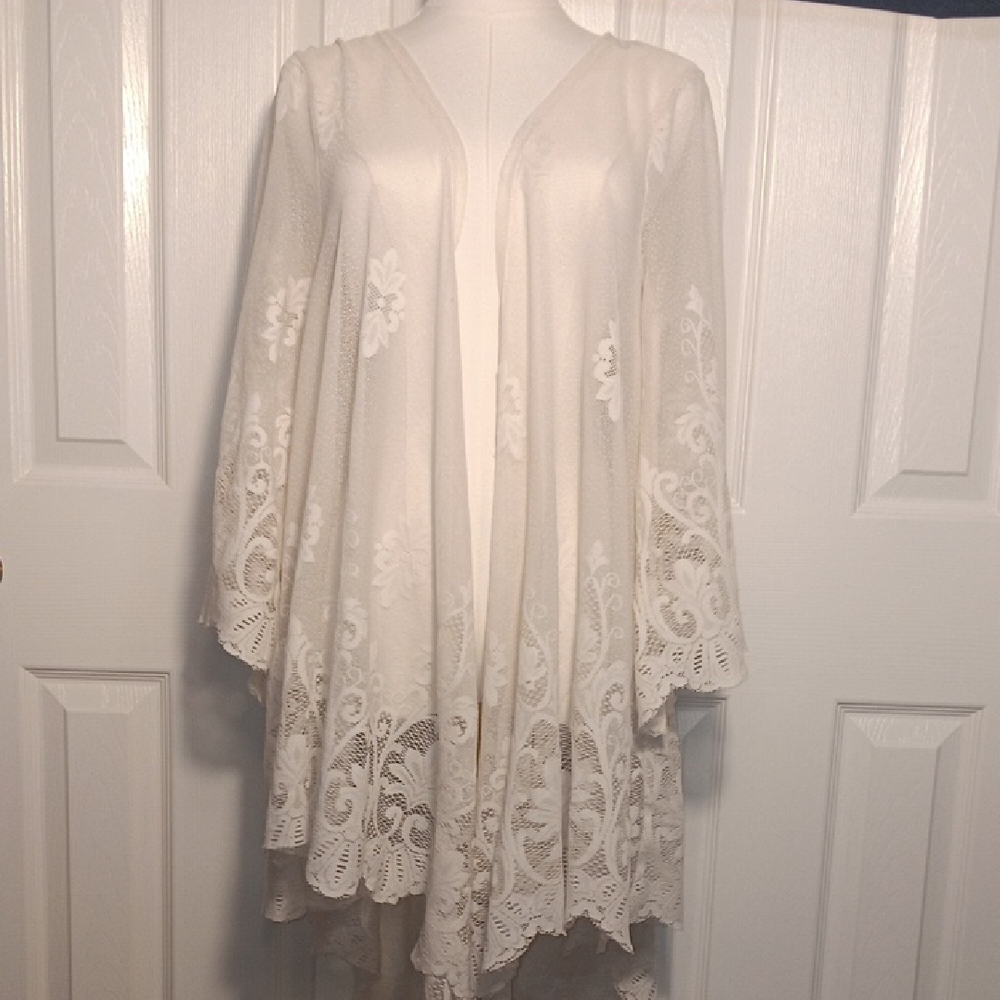 Miami White Floral Lace Women's Cape